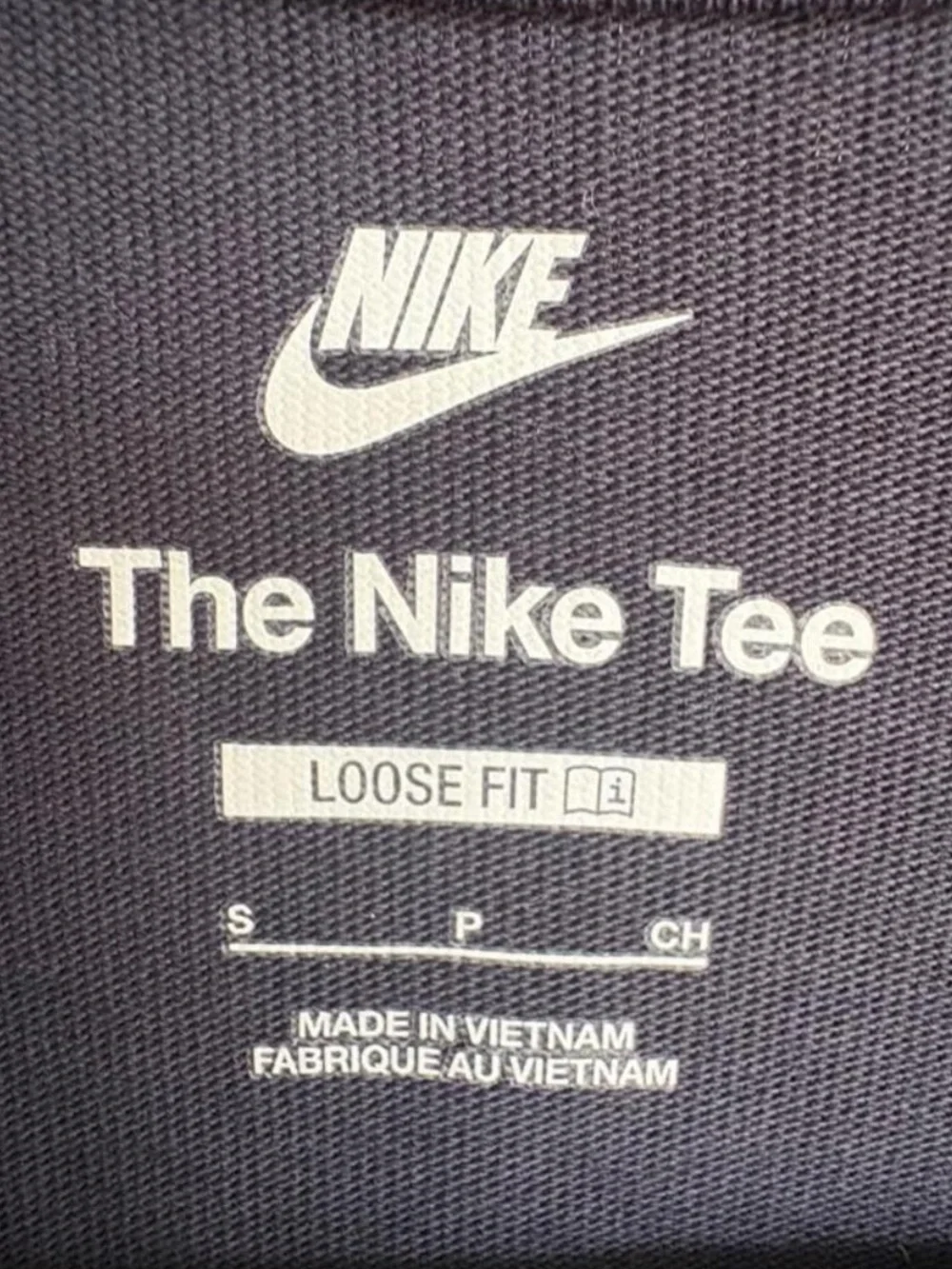 Rare Nike Loose Fit Premium Essential Embroidered T-Shirt